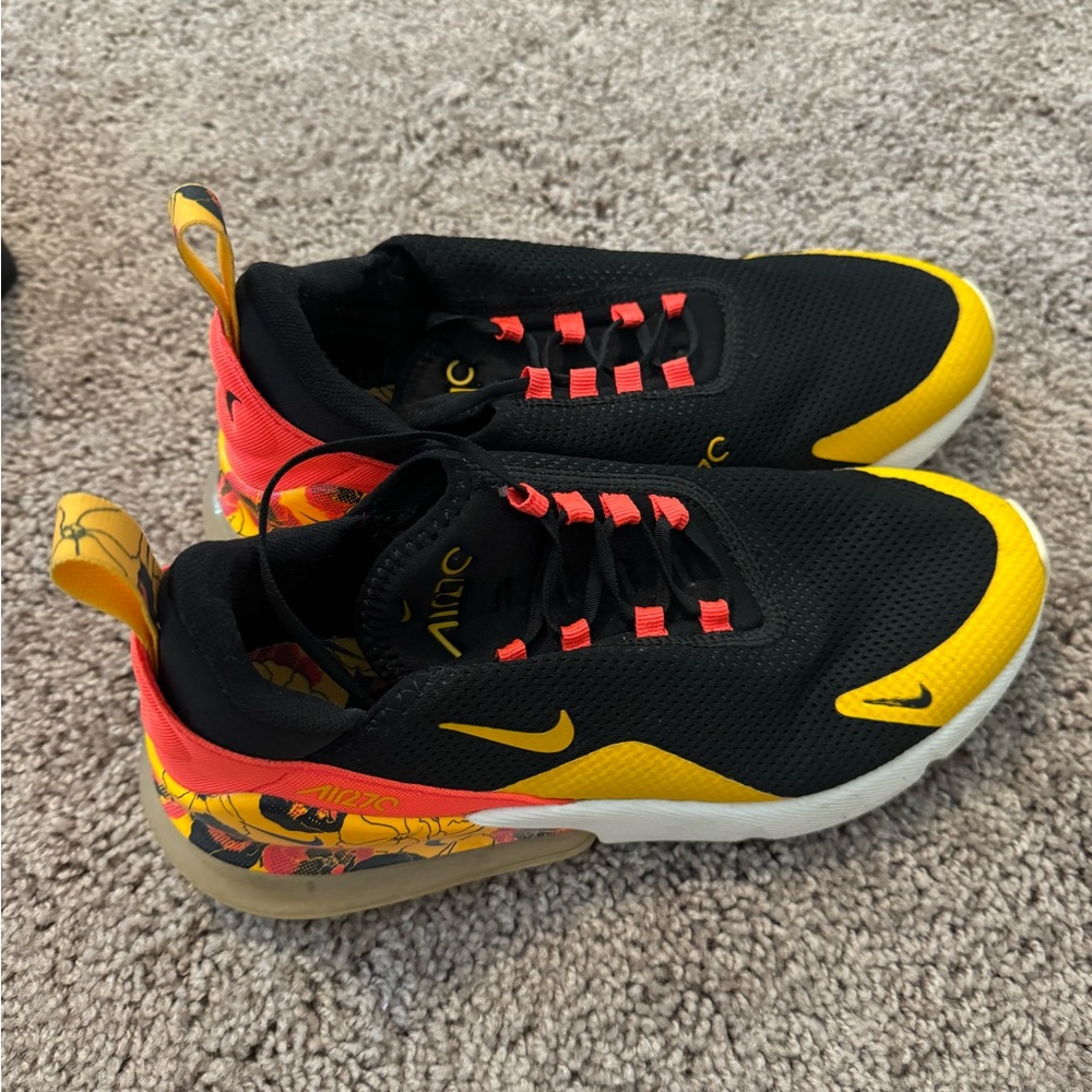 Nike Air Max 270
Floral Black Crimson Gold (Women's)